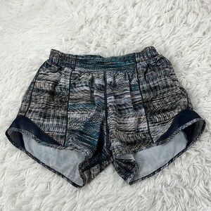 lululemon-hotty-hot-short-long-4-digital-oasis-grey-multi-true-navy-2