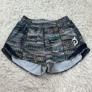 lululemon-hotty-hot-short-long-4-digital-oasis-grey-multi-true-navy